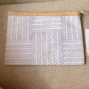NWT Manaola clutch